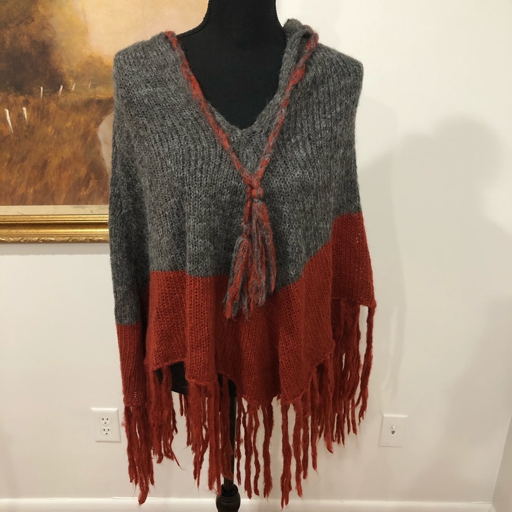 H&M hooded poncho | one size